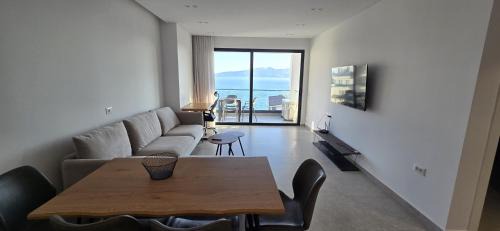 SeaLuxe Residence