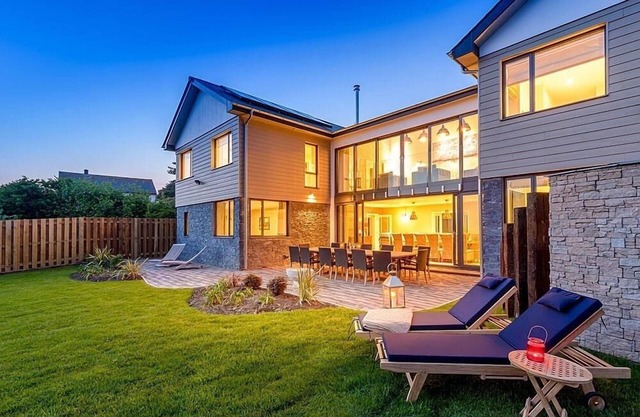 Seamist - sleeps 16 guests in 8 bedrooms