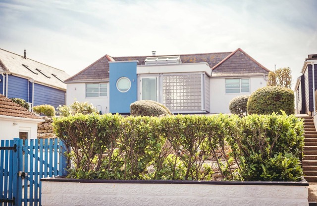 Seasalt: stunning 4-bed beach house in Pevensey Bay
