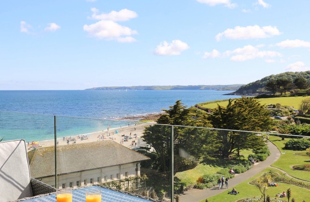 SEASCAPE, family friendly, luxury holiday cottage in Falmouth