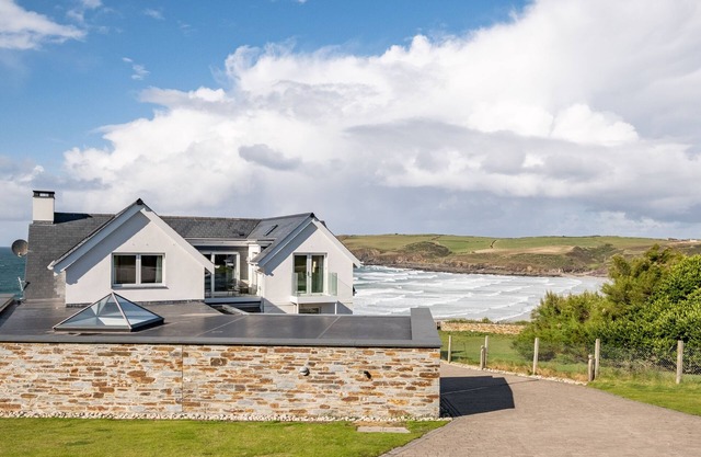 SEASCAPE, pet friendly, luxury holiday cottage, with pool in Polzeath