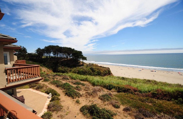 Villa de plage de luxe dans la station balnéaire, à quelques pas de la plage, de superbes équipements