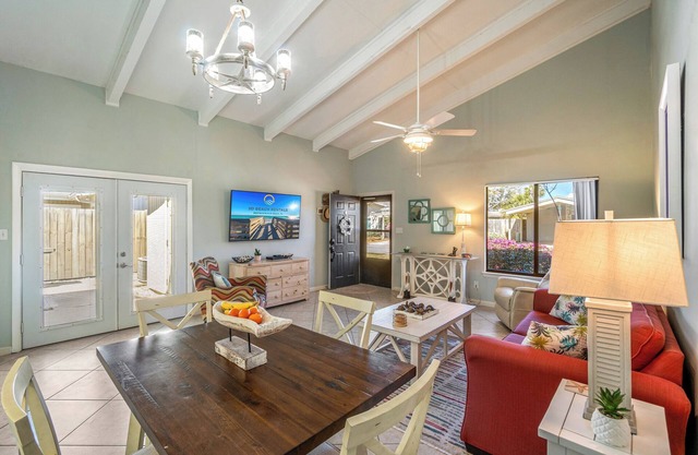 Seascape Tennis Villa 82-A *Remote and quiet villa minutes from the beach**