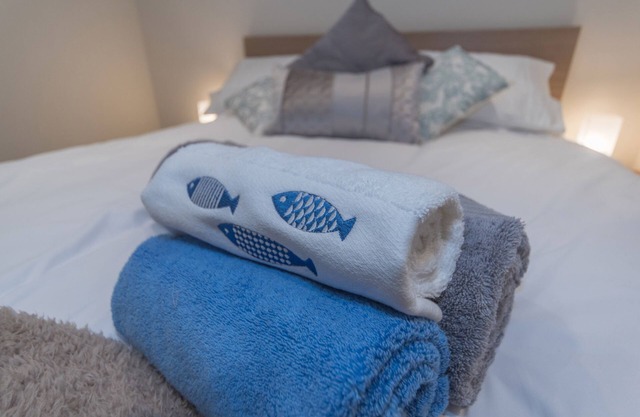 SEASHELLS COTTAGE, family friendly, with a garden in Lytham St. Annes