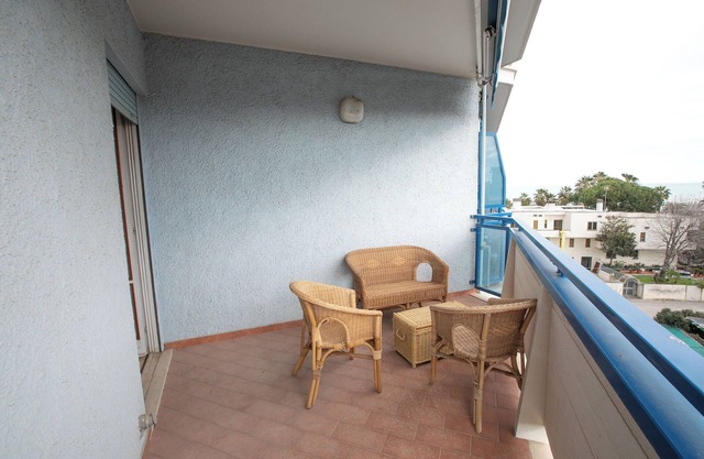 Seaside Apartment - 100 m from the beach with possibility of private parking space