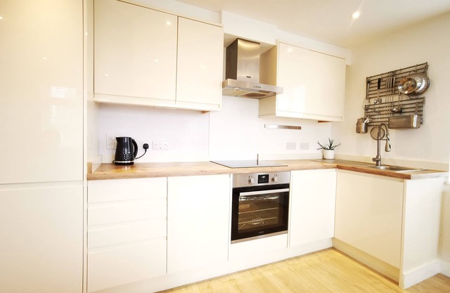 Seaside Apartment in the Heart of East Wittering Village