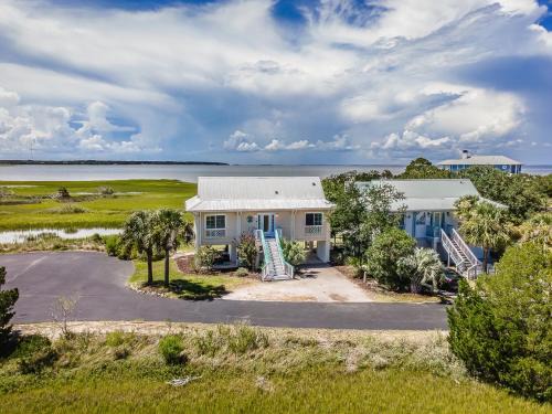 Seaside Bungalow With Million Dollar Views