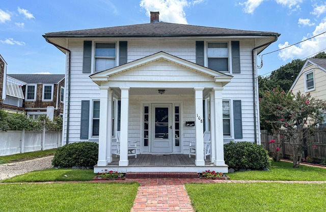 Seaside Cottage: Perfect for Large Families, Just 20 Yards from the Beach!