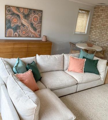 Seaside Daisy 3 Bedrooms 6 Beds