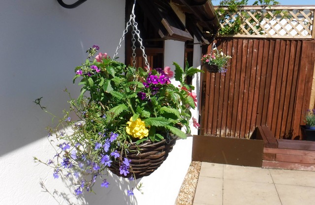 Seaside Detached Bungalow "Happy Daze" in Quiet cu de sac