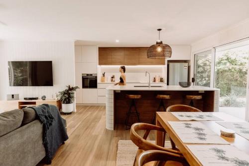 Seaside Escape on 'Tanah'