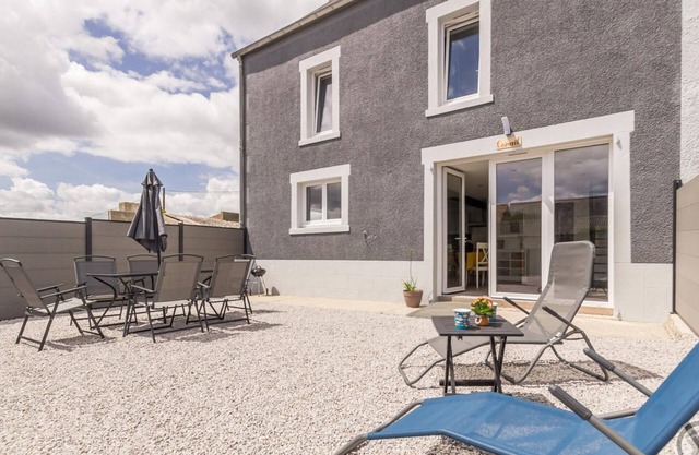 Maison bord de mer avec cour privée et équipements modernes