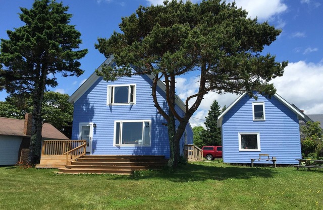 Maison en bord de mer avec façade sur le rivage et belles vues