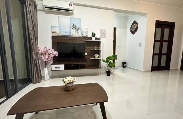 Seaside living luxury apartment at danga bay with nice beach