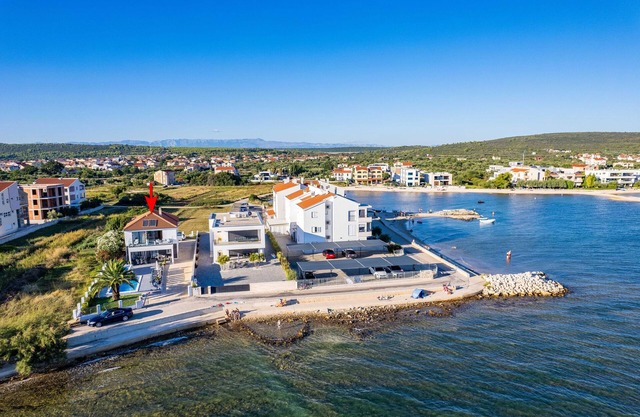 Villa de luxe près de la mer et avec la piscine Sukosan, Zadar (K-22250)