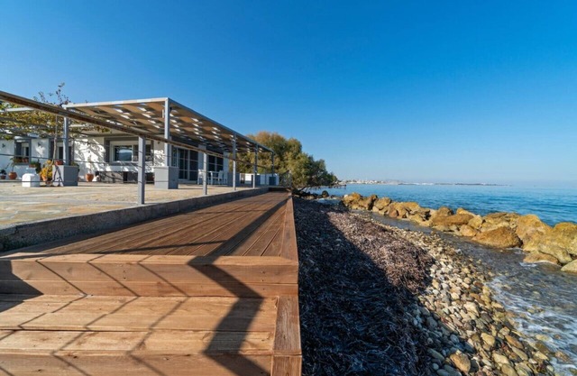 Seaside Private Beach Villa 3BR w/ 3.5 BA