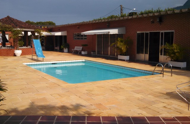 maison de saison en Peruibe avec piscine et un grand divertissement à la mer