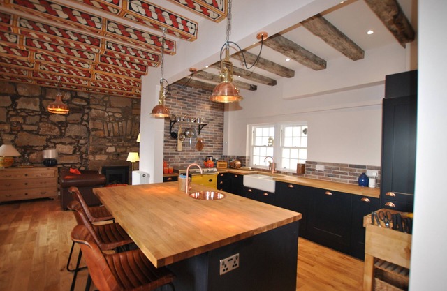 Seaspray- harbourfront home in idyllic location