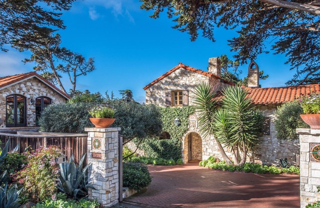 Seastone "Casa Del Mar Azul" - Maison historique Carmel à 1 pâté de maisons de la plage