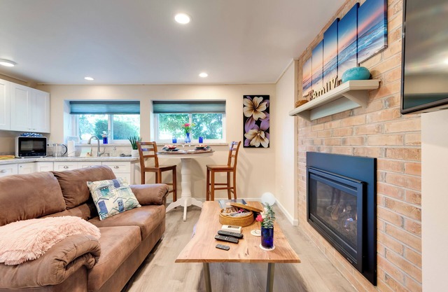 Seattle Area Studio w / Fireplace-2 Mi to State Park