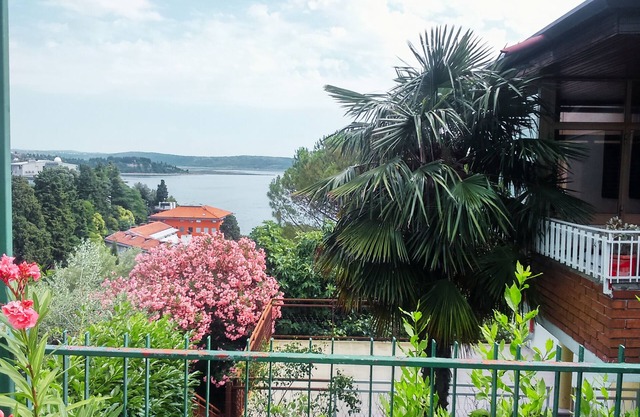 Appartement vue mer avec balcon-terrasse + patio - quartier chic, à 5 min de la plage