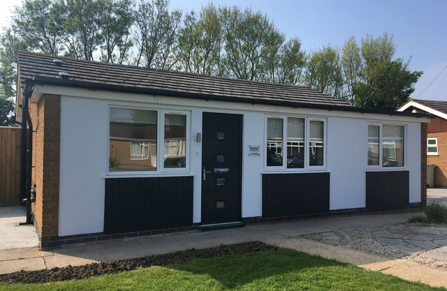 Seaways Holiday Cottage - 3 bed, 2 bath, dog friendly bungalow near beach