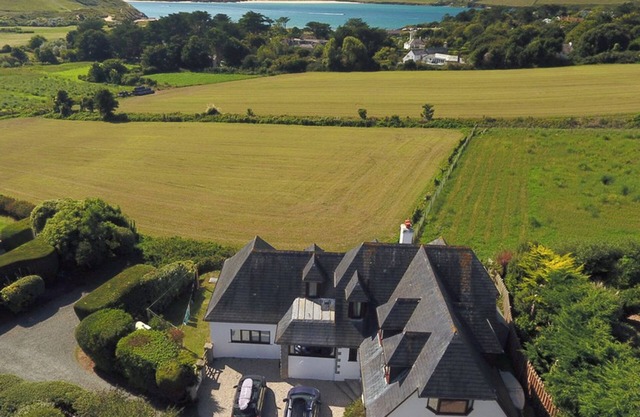 SEAWORTHY, pet friendly, country holiday cottage in Daymer Bay