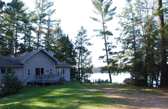 Moteur et bateau inclus! Privée isolée 3bdr 2 BA Accueil Lakefront sur Dam Lake