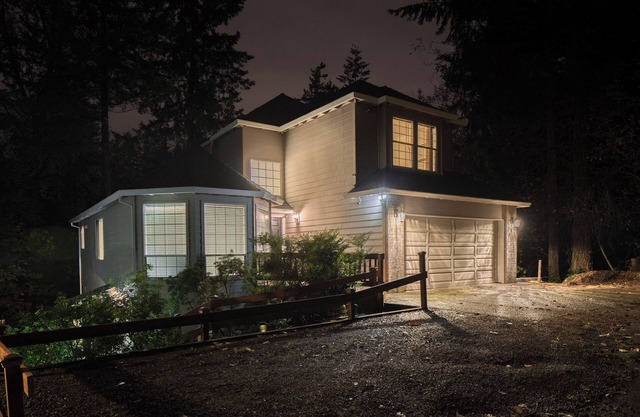 Secluded 7 Bedroom Home for Corporate Groups and Family Reunions -KING BED
