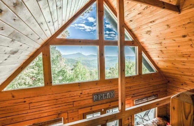 Secluded A-Frame Cabin-Hot Tub-Views-3 mi to town!