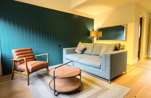 Secluded and tranquil retreat between mountain and sea Encil diarffordd, tawel