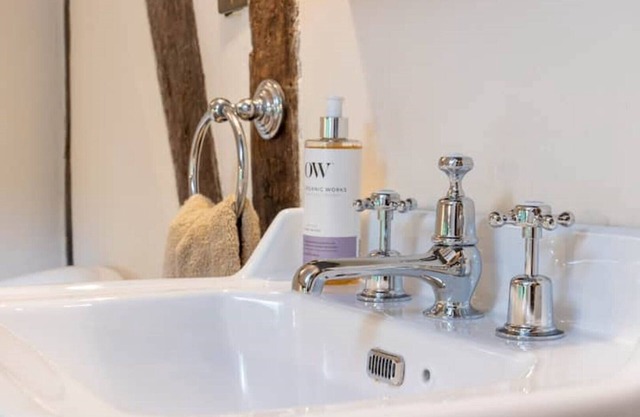 Secluded & Beautifully Restored Tudor Home w Large Garden. Family & Pet friendly