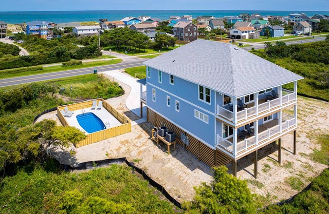Secluded *Brand New * Luxury Nags Head Home!