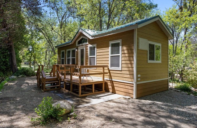Secluded Cabin at Kern River Sequoia Campground (Cabin 09)