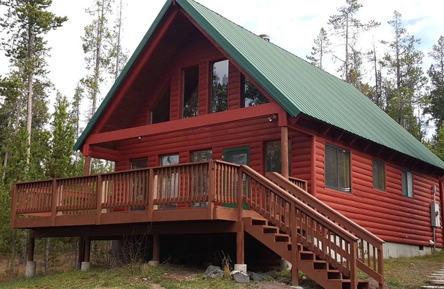 cabine isolée en sortir! Repos / Relax, poisson, bateau, randonnée, vélo, VTT, Yellowstone.