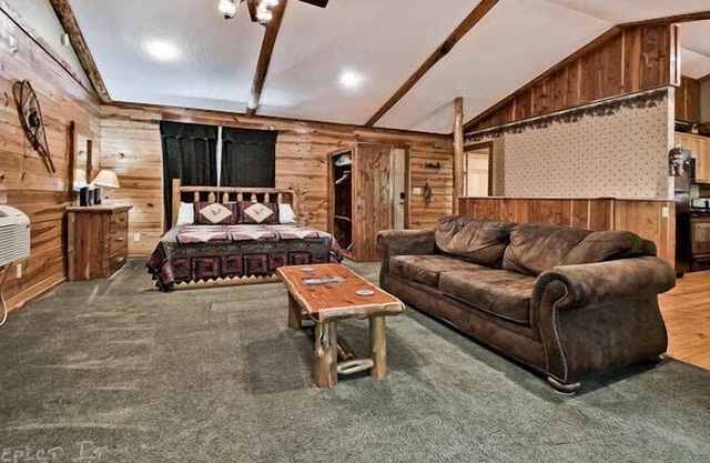 Cabin 3 Cabin in the woods WIFI 2 story