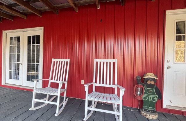 Secluded cabin located on 500 acres in the beautiful hills of Kentucky.