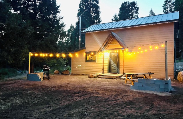 SECLUDED CABIN ON 6 ACRES mins. from skiing, lakes and falls ATV trail access
