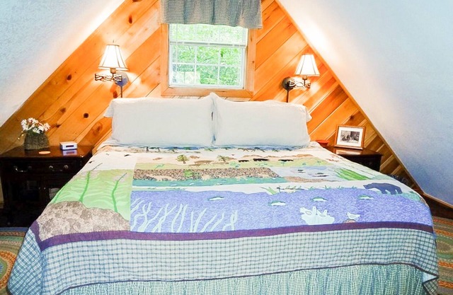 Secluded Cabin with Fire Pit and Pickleball