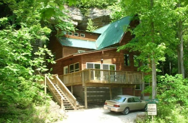 Secluded Cliffside Cabin Near Red River Gorge