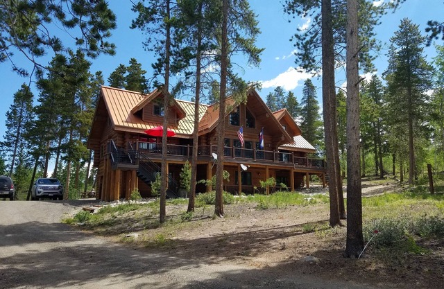 Maison en bois rond isolée isolée avec bain à remous - par Winter Park, Granby Ranch et Grand Lake