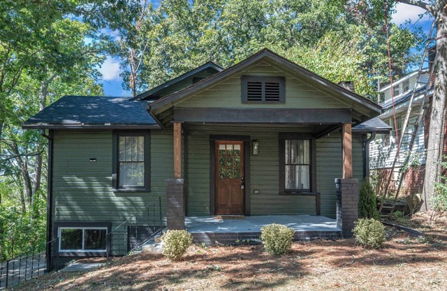 Secluded East Lake Cottage | Peaceful Retreat, Modern Amenities