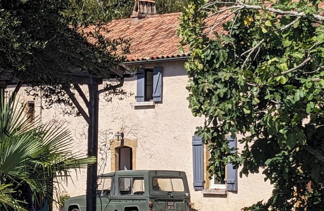 Secluded estate, nature, wifi, air conditioning, heated pool