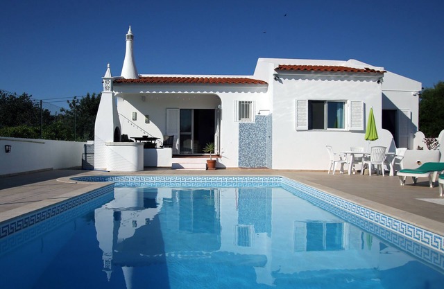 Villa isolée pour les familles avec piscine privée, WIFI gratuit et TV internationale