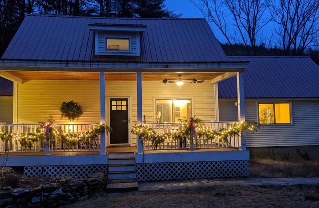 Secluded Farmhouse Getaway near Okemo, Bromley, Sunapee