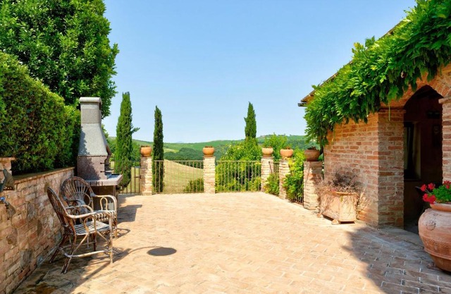 Secluded Farmhouse in Montalcino with Swimming Pool