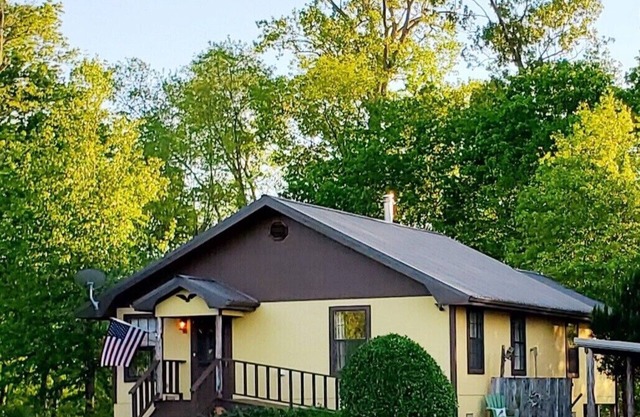 Escapade printanière! - Eagle Creek Cottage - Animaux acceptés!
