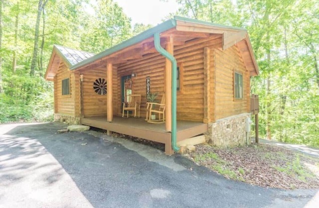 Secluded Getaway with Private Hot Tub!