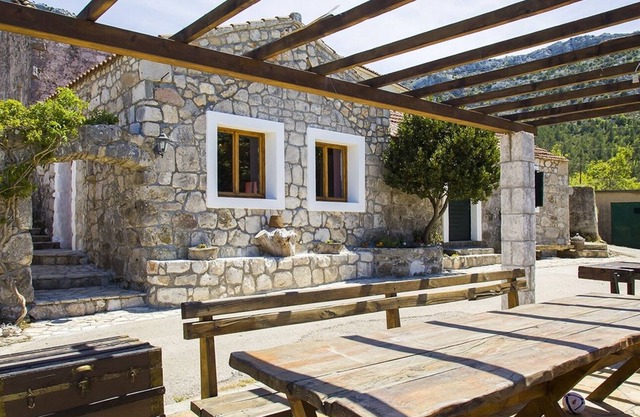 Maison de style Robinson Crusoé avec le parking Tomislavovac, Peljesac (K-13280)