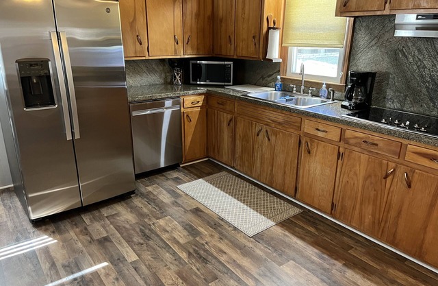 Secluded Jamestown home near great restaurants